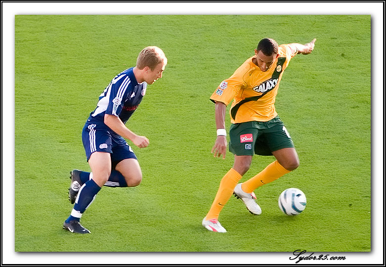 IMAGE: http://sydor25.com/Pictures/MLS_Cup_2005-0713.jpg