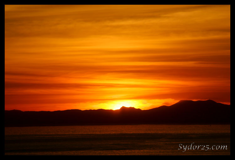 IMAGE: http://sydor25.com/Pictures/Sunset_1_18_05_547.jpg