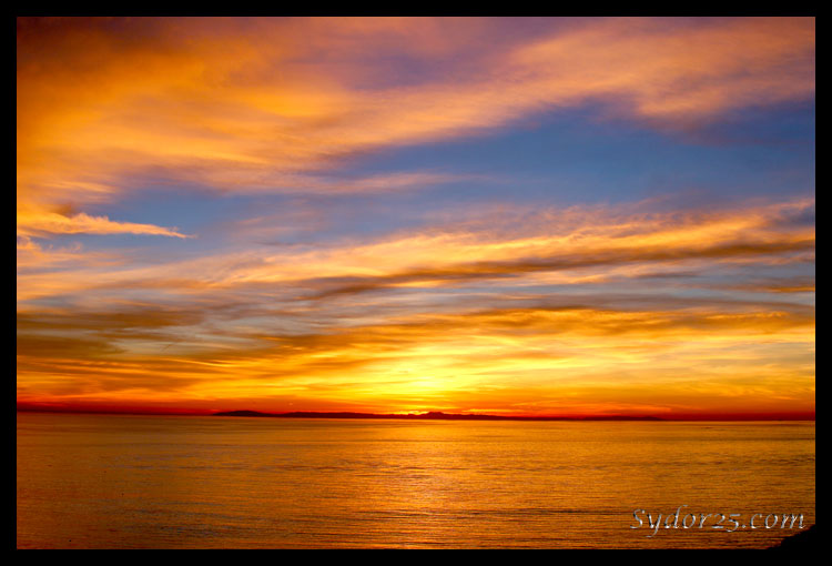 IMAGE: http://sydor25.com/Pictures/Sunset_1_18_05_612.jpg