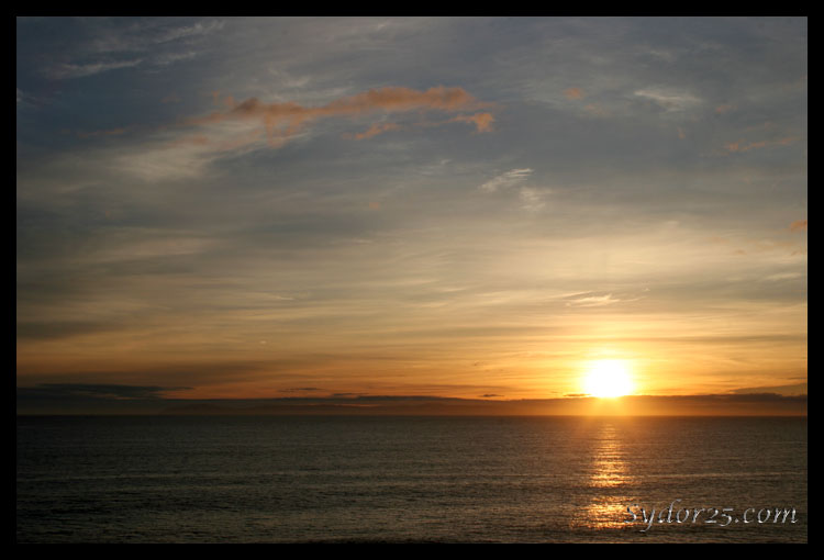 IMAGE: http://sydor25.com/Pictures/Sunset_2_16_05_191.jpg