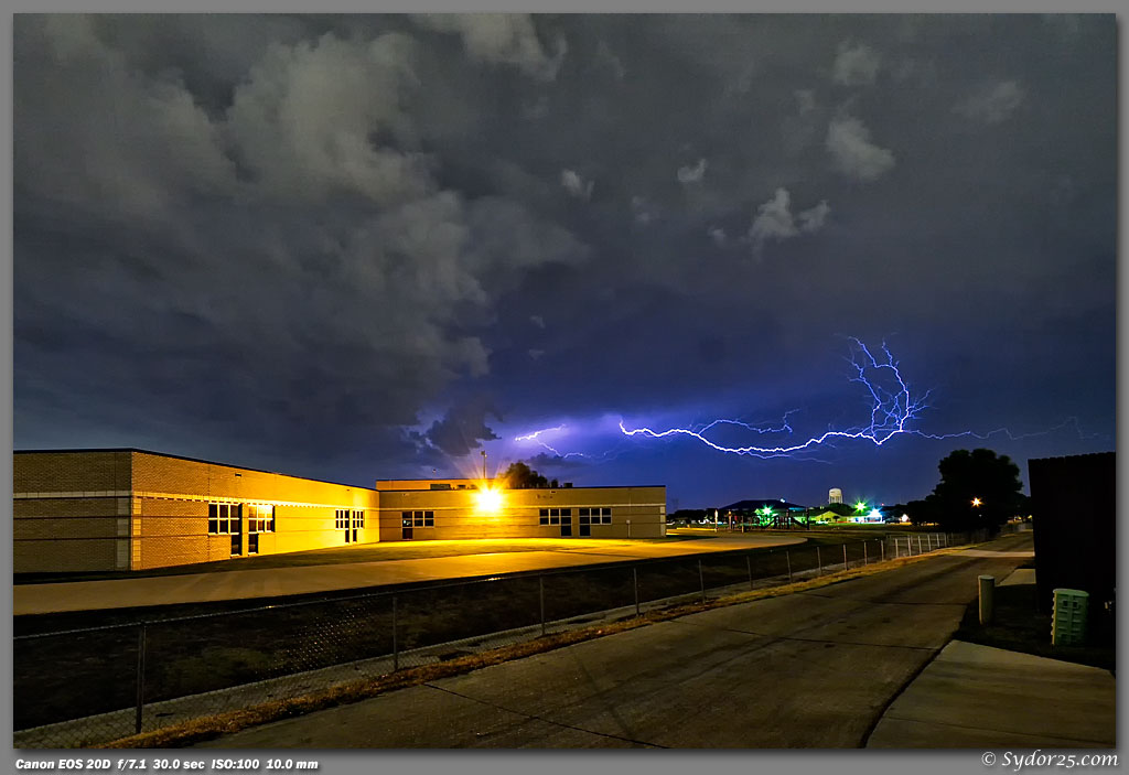 IMAGE: http://sydor25.com/Pictures/Texas_Storm_6.17.06-032.jpg