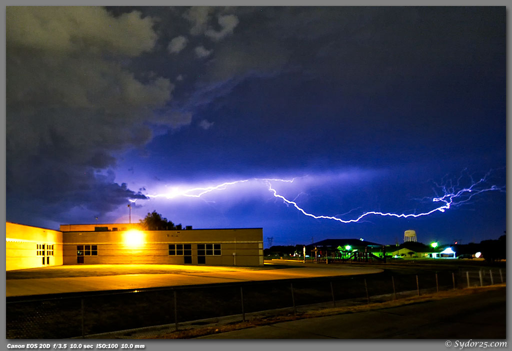 IMAGE: http://sydor25.com/Pictures/Texas_Storm_6.17.06-045.jpg